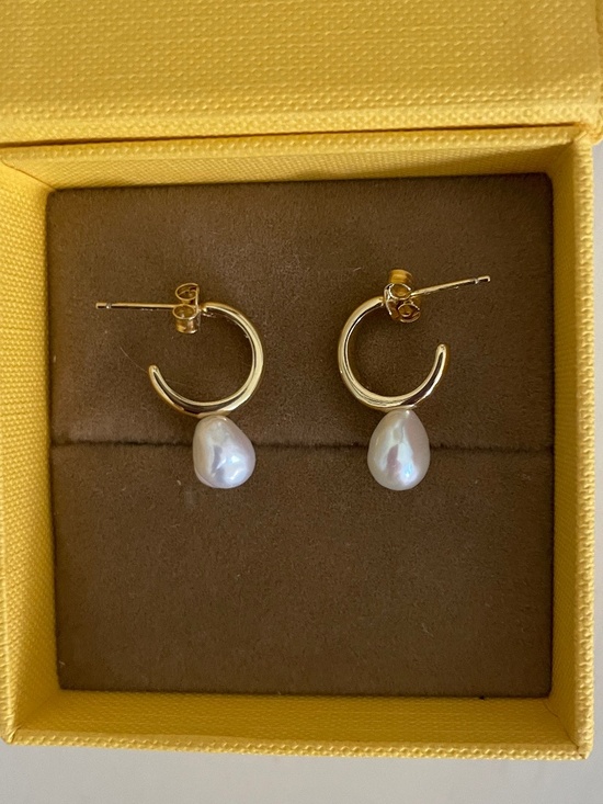 Melanie Auld Jewelry - Melanie Auld small gold hoop earrings with pearls